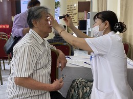 Bảo vệ, chăm sóc sức khỏe Nhân dân là nhiệm vụ chính trị hàng đầu