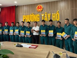 Phường Tây Hồ: Hội nghị trao Quyết định thôi thực hiện nghĩa vụ trước thời hạn tham gia Dân quân thường trực
