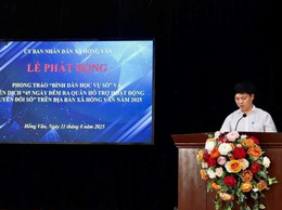 Xã Hồng Vân triển khai hiệu quả Chiến dịch “45 ngày đêm ra quân hỗ trợ hoạt động chuyển đổi số” và phong trào “Bình dân học vụ số”.