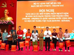 Ban CHPTKV 5 - Thanh Oai trao quà của Quân ủy Trung ương, Bộ Quốc phòng nhân kỉ niệm 80 năm Cách mạng tháng Tám và Quốc khánh 2/9