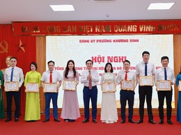 Khương Đình: Khen thưởng 48 điển hình trong công tác tổ chức Đại hội Đảng bộ phường