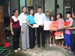 Ủy ban MTTQ Việt Nam Dương Hoà tổ chức chương trình tặng quà cho hội viên, đoàn viên các tổ chức chính trị - xã hội có hoàn cảnh khó khăn trên địa bàn xã