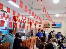 Rực rỡ cờ, hoa tại Điểm phục vụ hành chính công Bất Bạt kỷ niệm 80 năm Cách mạng Tháng Tám thành công và Lễ Quốc khánh 2/9