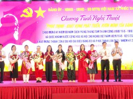 Chương trình nghệ thuật Phúc Thịnh: Khát vọng phát triển, vươn mình toả sáng