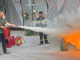 Khương Đình: Tập huấn và hướng dẫn khai báo, cập nhật dữ liệu PCCC&CNCH các cơ sở kinh doanh trên địa bàn phường