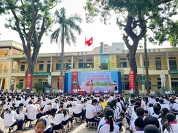 1250 học sinh trường THCS Vân Côn được tuyên truyền, giáo dục pháp luật về trật tự an toàn giao thông