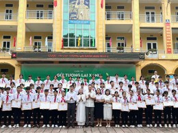 An Khánh vinh danh 71 học sinh xuất sắc tại Hội thi Thiếu nhi Thủ đô 2025