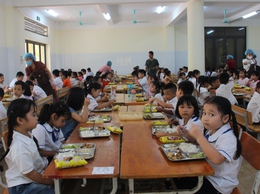 Tăng cường công tác đảm bảo bữa ăn bán trú cho học sinh