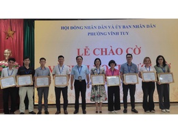 UBND phường Vĩnh Tuy tổ chức Lễ chào cờ và Sinh hoạt dưới cờ tháng 9 năm 2025