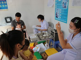 100% chỉ tiêu về tiêm chủng mở rộng đạt tiến độ đề ra