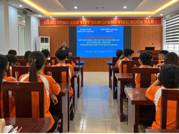 Trạm Y tế phường Long Biên phối hợp với trường THPT Thạch Bàn tổ chức hội nghị tuyên truyền chăm sóc sức khỏe sinh sản vị thành niên cho học sinh