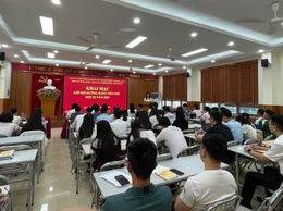 Đảng ủy phường Phương Liệt tổ chức bồi dưỡng, nâng cao năng lực vận dụng lý luận chính trị cho đảng viên mới
