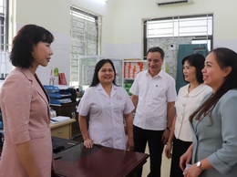 Thường trực HĐND xã giám sát công tác tổ chức hoạt động của Trạm y tế xã Phú xuyên