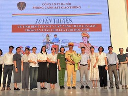 CÔNG AN XÃ SÓC SƠN PHỐI HỢP VỚI TRƯỜNG THPT ĐA PHÚC TUYÊN TRUYỀN PHÁP LUẬT VỀ TRẬT TỰ GIAO THÔNG