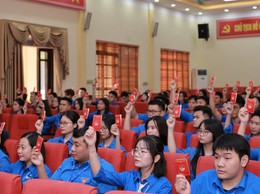 Đẩy mạnh phổ biến, giáo dục pháp luật nhằm nâng cao ý thức chấp hành pháp luật của thanh thiếu niên; gắn giáo dục pháp luật với giáo dục tư tưởng chính trị, đạo đức, lối sống văn hóa 