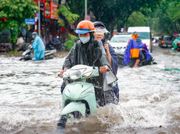 Hà Nội mưa lớn trên 350 mm do bão số 10, nguy cơ ngập lụt