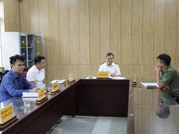Đồng chí Phó Bí thư Đảng ủy, Chủ tịch UBND xã An Khánh Hồ Trung Nghĩa tiếp công dân định kỳ tháng 9 năm 2025