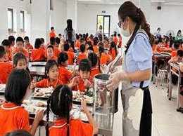Trường Tiểu học Trần Phú đồng lòng chăm lo, nâng cao chất lượng bữa ăn bán trú cho học sinh