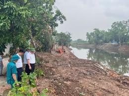 Bí thư Đảng ủy xã Tam Hưng Bùi Văn Sáng chỉ đạo: Chủ động theo dõi, ứng phó bão số 10 (BUALOI)
