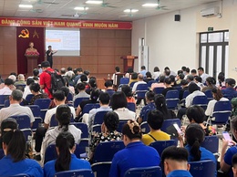 Phường Lĩnh Nam tổ chức Hội nghị tập huấn cách sử dụng các nền tảng số: iHanoi, VNeID, Cổng Dịch vụ công Quốc gia, AI và tiện ích công nghệ số.