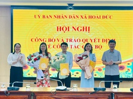 Xã Hoài Đức tổ chức hội nghị công bố và trao Quyết định về công tác cán bộ