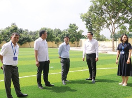 Đồng chí Lê Đức Tùng: Phó chủ tịch UBND xã kiểm tra các trường công tác chuẩn bị năm học mới