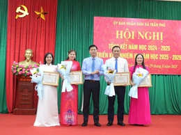 UBND xã Trần Phú: triển khai công văn thực hiện Lễ khai giảng năm học mới