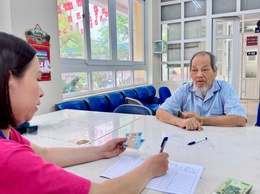 UBND PHƯỜNG VĂN MIẾU – QUỐC TỬ GIÁM GẤP RÚT TRIỂN KHAI TRAO QUÀ TẾT ĐỘC LẬP ĐẾN NHÂN DÂN TRÊN ĐỊA BÀN 