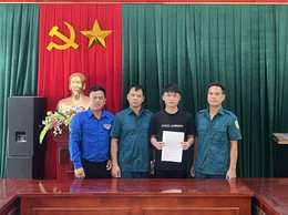 3 thanh niên xã Thanh Oai hăng hái viết đơn tình nguyện nhập ngũ năm 2026
