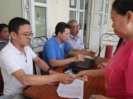 Phường Từ Liêm khẩn trương triển khai chi trả tiền quà kỷ niệm Quốc khánh 2/9 cho người dân