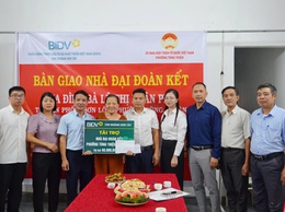 Phường Tùng Thiện khánh thành và bàn giao nhà đại đoàn kết tại TDP 6 Sơn Lộc