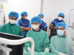 Bệnh viện Tim Hà Nội: Thực hiện can thiệp lâm sàng phức tạp ngay tại Hội thảo khoa học
