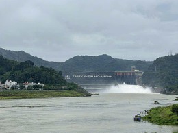 2 hồ thủy điện Hòa Bình và Tuyên Quang xả lũ