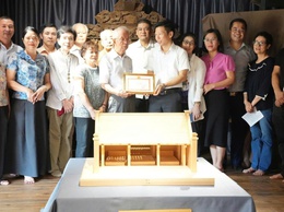Sơn Tây tiếp nhận mô hình phục dựng Chùa Ón tại  Làng cổ ở Đường Lâm.