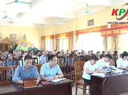 Đồng chí Phùng Huy Diễn- Phó Bí thư Đảng ủy, Chủ tịch UBND xã Kiều Phú dự sinh hoạt Đảng thường kỳ với Chi bộ thôn Văn Quang