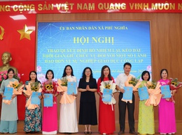 Ủy ban nhân dân xã Phú Nghĩa tổ chức Hội nghị trao Quyết định bổ nhiệm lại, kéo dài thời gian giữ chức vụ đối với lãnh đạo các đơn vị sự nghiệp công lập