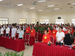 UBND xã Thuận An tổ chức trình chiếu trực tiếp Lễ diễu binh kỷ niệm Cách mạng Tháng Tám và Quốc khánh 2/9