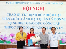 UBND xã Quảng Bị: trao quyết định bổ nhiệm lại viên chức lãnh đạo, quản lý đơn vị sự nghiệp giáo dục công lập thuộc UBND xã.