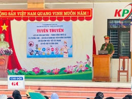 Công an xã Kiều Phú phối hợp Trường THCS Nghĩa Hương tổ chức tuyên truyền pháp luật về an toàn giao thông, phòng chống tác hại thuốc lá và các phương thức lừa đảo trên không gian mạng