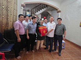 Phường Hoàng Liệt tổ chức thăm và tặng quà của Thành phố cho các đối tượng người có công tiêu biểu nhân kỷ niệm 80 năm Quốc khánh Nước Cộng hòa Xã hội Chủ nghĩa Việt Nam (02/9/1945 - 02/9/2025)