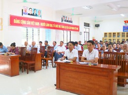 Đồng chí Phùng Văn Tài- Phó Bí thư Thường trực Đảng uỷ xã Quốc Oai dự sinh hoạt chi bộ tại thôn Đa Phúc