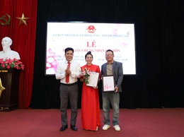Xã Hồng Vân lần đầu trao Giấy đăng ký kết hôn cho người có quốc tịch nước ngoài