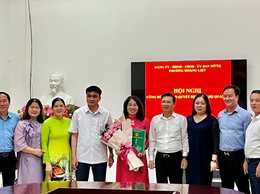 Trường THCS Hoàng Liệt đón tân Hiệu trưởng - Đồng chí Nguyễn Thị Xuân
