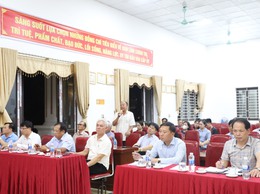 Bí thư Đảng ủy, Chủ tịch HĐND xã Quang Minh Nguyễn Thanh Liêm dự sinh hoạt chi bộ thôn Nội Đồng