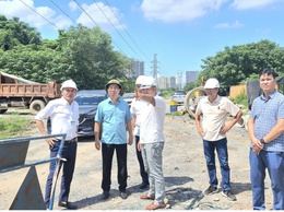 Bí thư Đảng ủy phường Xuân Phương kiểm tra, khảo sát các công trình, dự án quan trọng trên địa bàn Phường.