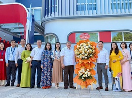 Các đồng chí Lãnh đạo phường Định Công tham dự Lễ khai giảng năm học 2025 - 2026 tại các trường học trên địa bàn phường Định Công