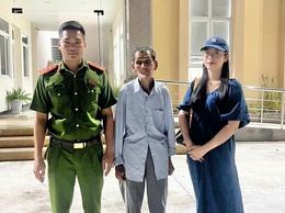 CÔNG AN XÃ THANH OAI KỊP THỜI GIÚP ĐỠ NGƯỜI CAO TUỔI BỊ LẠC TÌM VỀ GIA ĐÌNH
