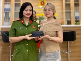 CÔNG AN PHƯỜNG LÁNG TRAO TRẢ TÀI SẢN ĐÁNH RƠI CHO NGƯỜI DÂN 