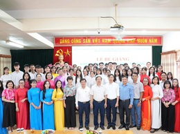 SƠN TÂY: 68 HỌC VIÊN HOÀN THÀNH LỚP BỒI DƯỠNG NHẬN THỨC VỀ ĐẢNG THÁNG 8 NĂM 2025