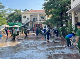 Xã Xuân Mai ra quân tông vệ sinh môi trường sau ngập úng